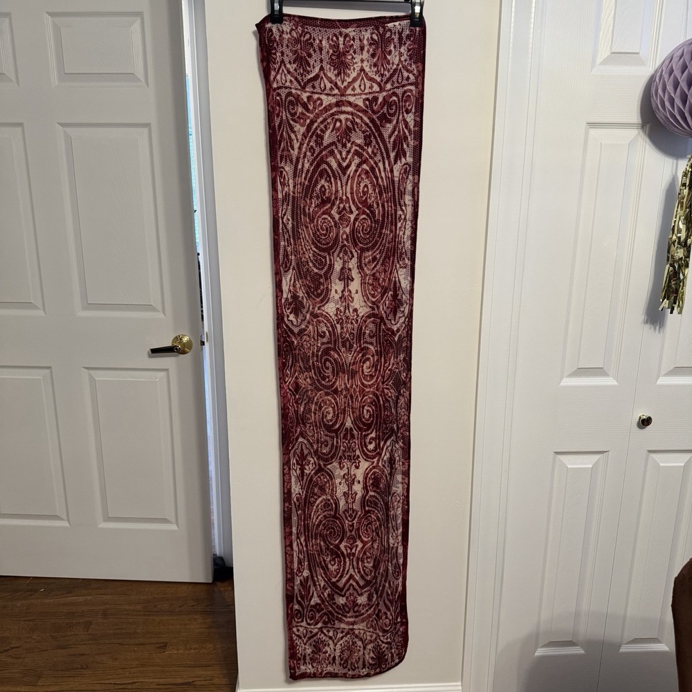 Reversible Floral scarf Burgundy/Beige Viscose Nylon Dry Clean Only - Picture 4 of 12